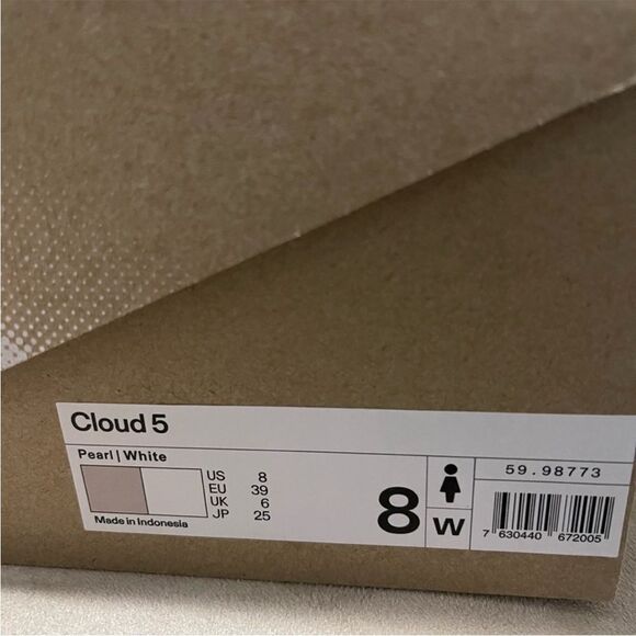 On Cloud 5 Running Shoes size 8W Brand New in the Box - Picture 9 of 10